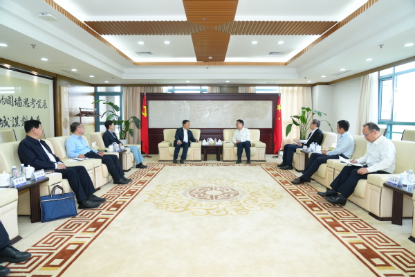 潍坊市委副书记、市长刘建军来访我校