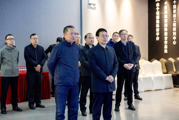 校党委书记甄良带队调研西北工业大学