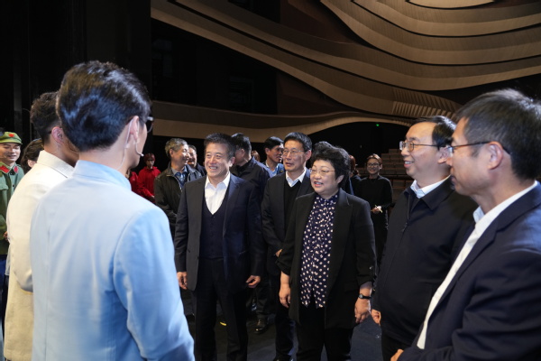 我校原创校园精品话剧《旋翼人生》登上国家大剧院舞台