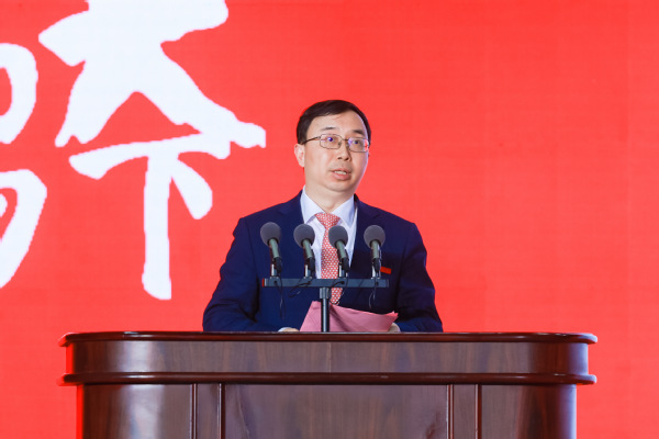 我校举行2024年度学生表扬大会