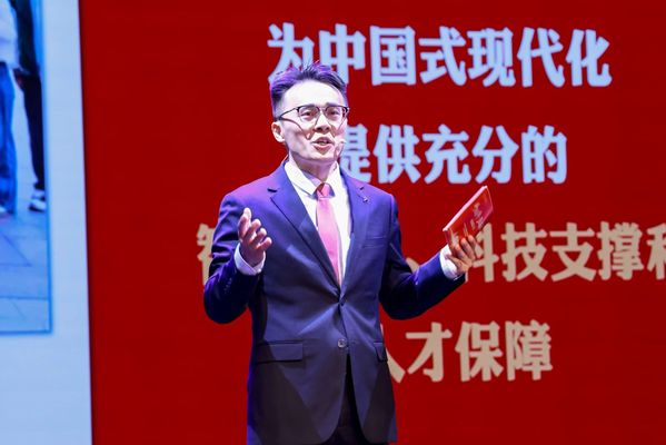 我校举行“科技立异·强国有我”研途悦享会